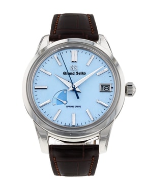 Browse our selection of automatic watches from prestigious brands such as Blancpain, Bell & Ross, Breitling and Rolex.